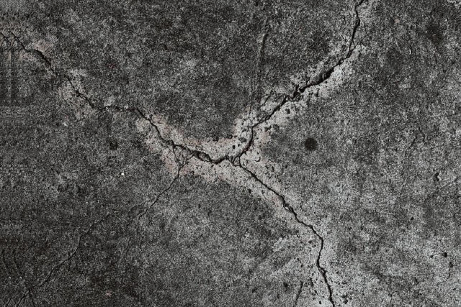 Cracks in concrete